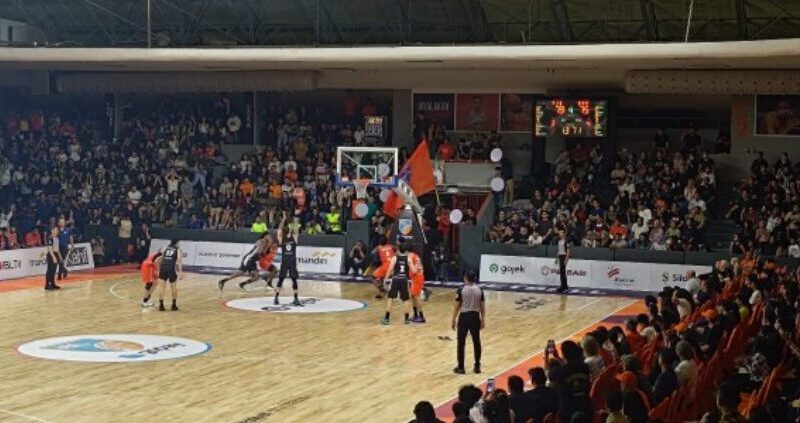 Pelita Jaya 81-75 Hornbills: Rekor 10-0 IBL 2026