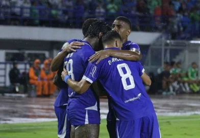 Persib Bandung Mulai Dikejar Ketat di Puncak Liga 1, Tekanan Juara Meningkat Jelang Pekan Akhir