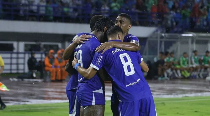 Persib Bandung Mulai Dikejar Ketat di Puncak Liga 1, Tekanan Juara Meningkat Jelang Pekan Akhir